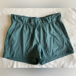 Lululemon On The Fly Short 2.5"
